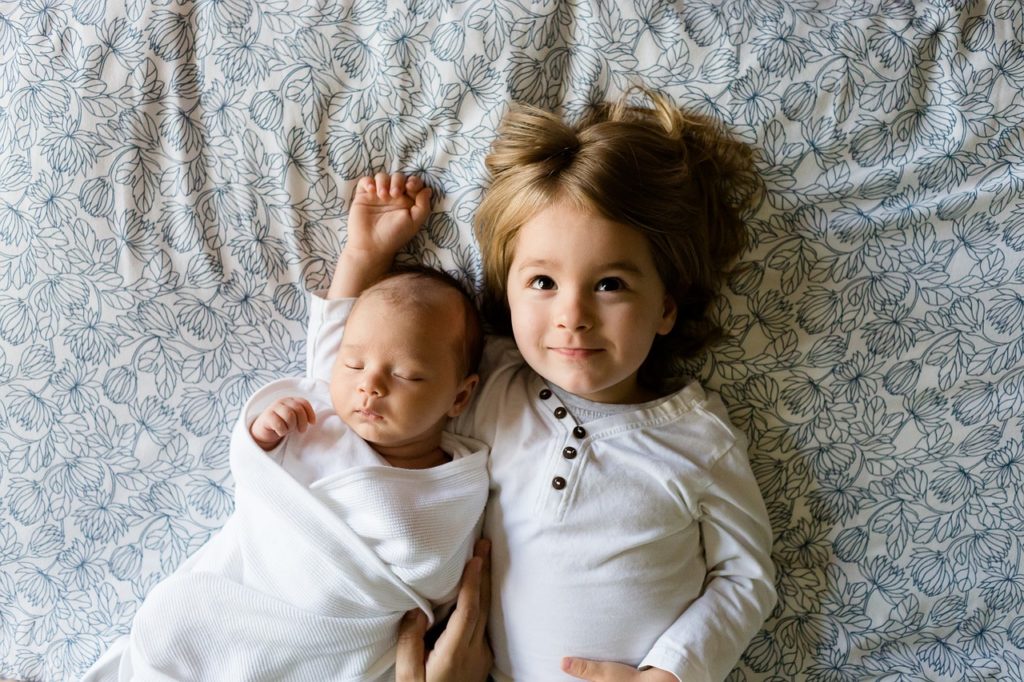 brothers, siblings, newborn-457237.jpg